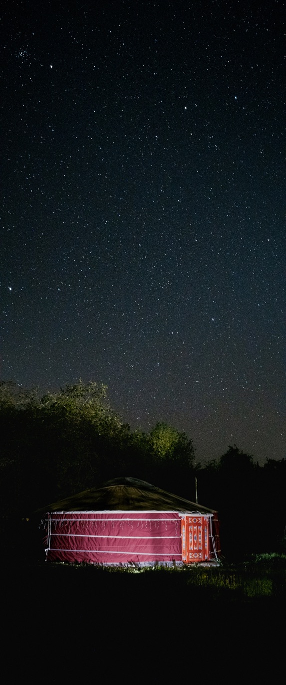 La yourte sous un ciel étoilé